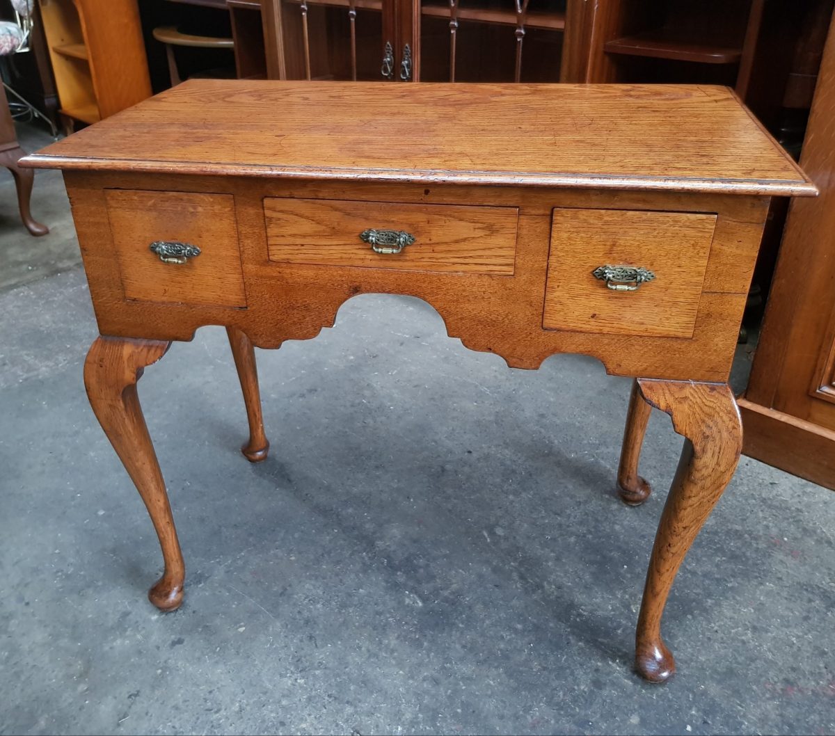 Small Antique Oak Side Table / Hall Table on Cabriolet-Legs - Image 2