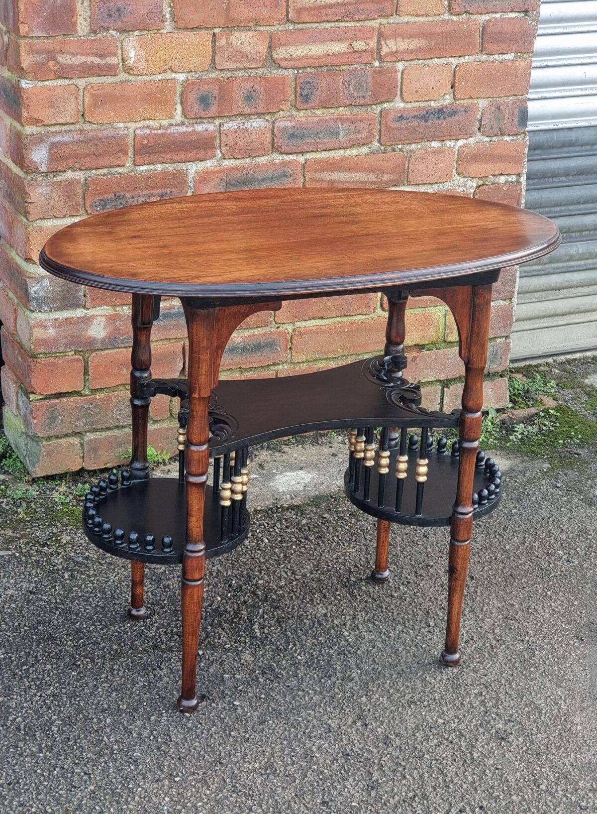 Antique Oval-Top Occasional Table, Oval Side Table with Ornate Lower-Tiers on Lathe-Turn Leg/Supports