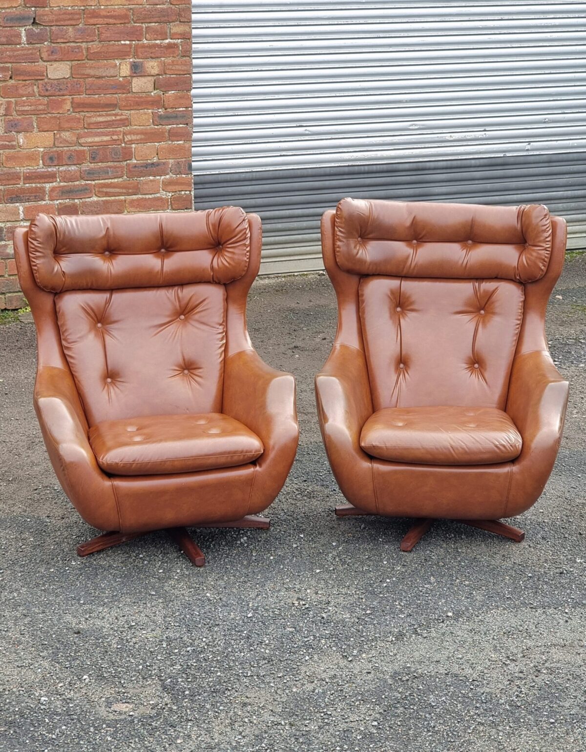 Vintage Pair of Swivel Arm Chairs, Matching Pair of 'Parker Knoll, Statesman' Retro Swivel Arm Chairs