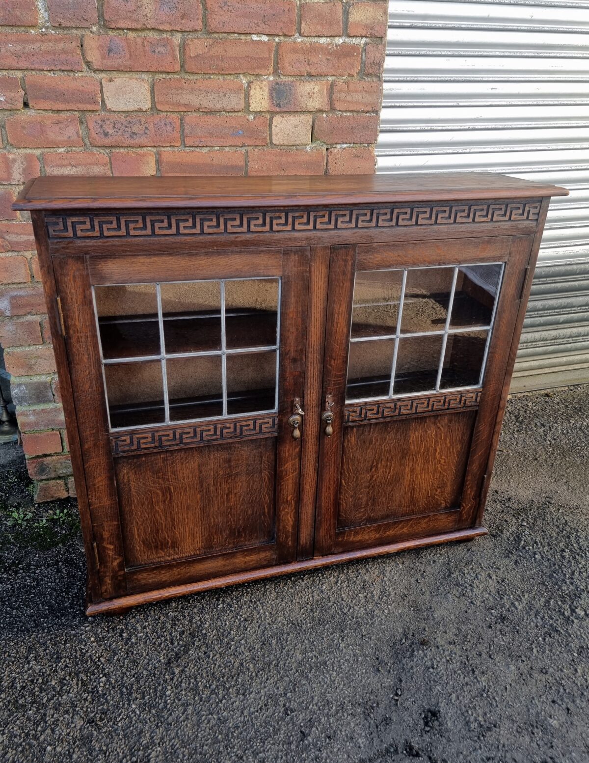 Vintage Oak Leaded-Glass Door Bookcase/Cupboard, Oak Display Cabinet with Adjustable-Height Shelves - Image 4