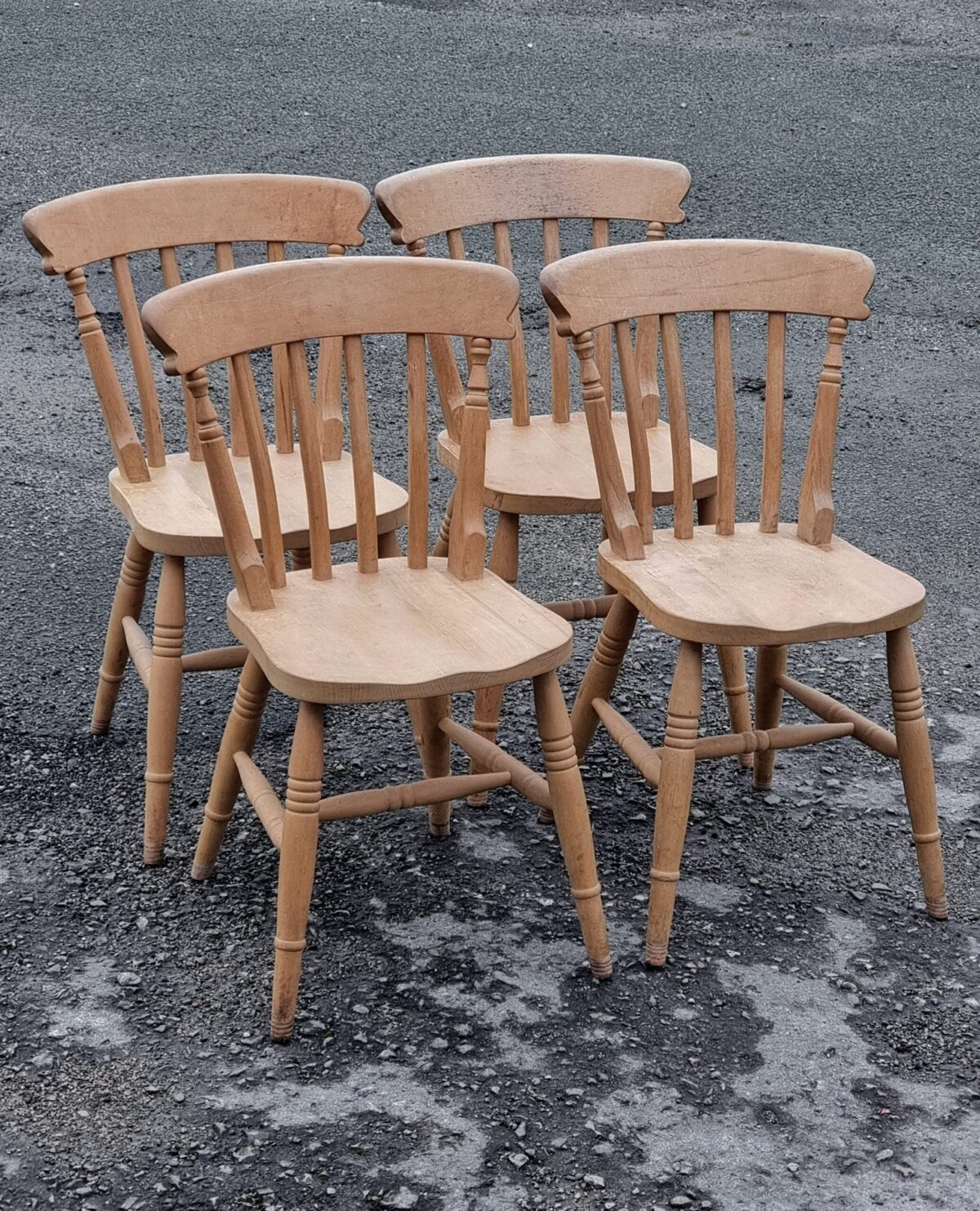 Antique style Spindle-back Set of 4 Chairs, Beechwood Kitchen/Farmhouse style Set of 4 Dining Chairs