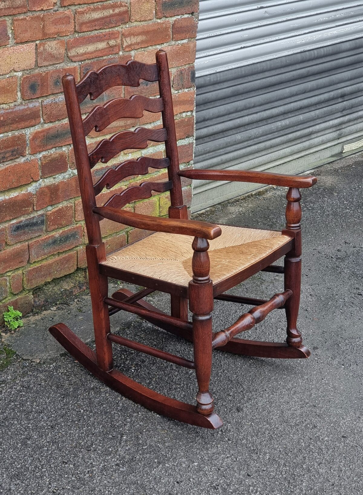 Antique style Oak Rocking Chair, Oak Ladder-Back Rush-Seat Rocking Chair