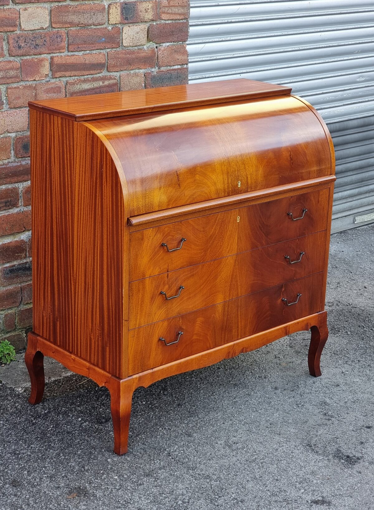 Mahogany Barrel-Roll Desk, Vintage Bureau Desk with Pull-out Writing Table, with Pigeon-holes & Drawers inside - Image 2