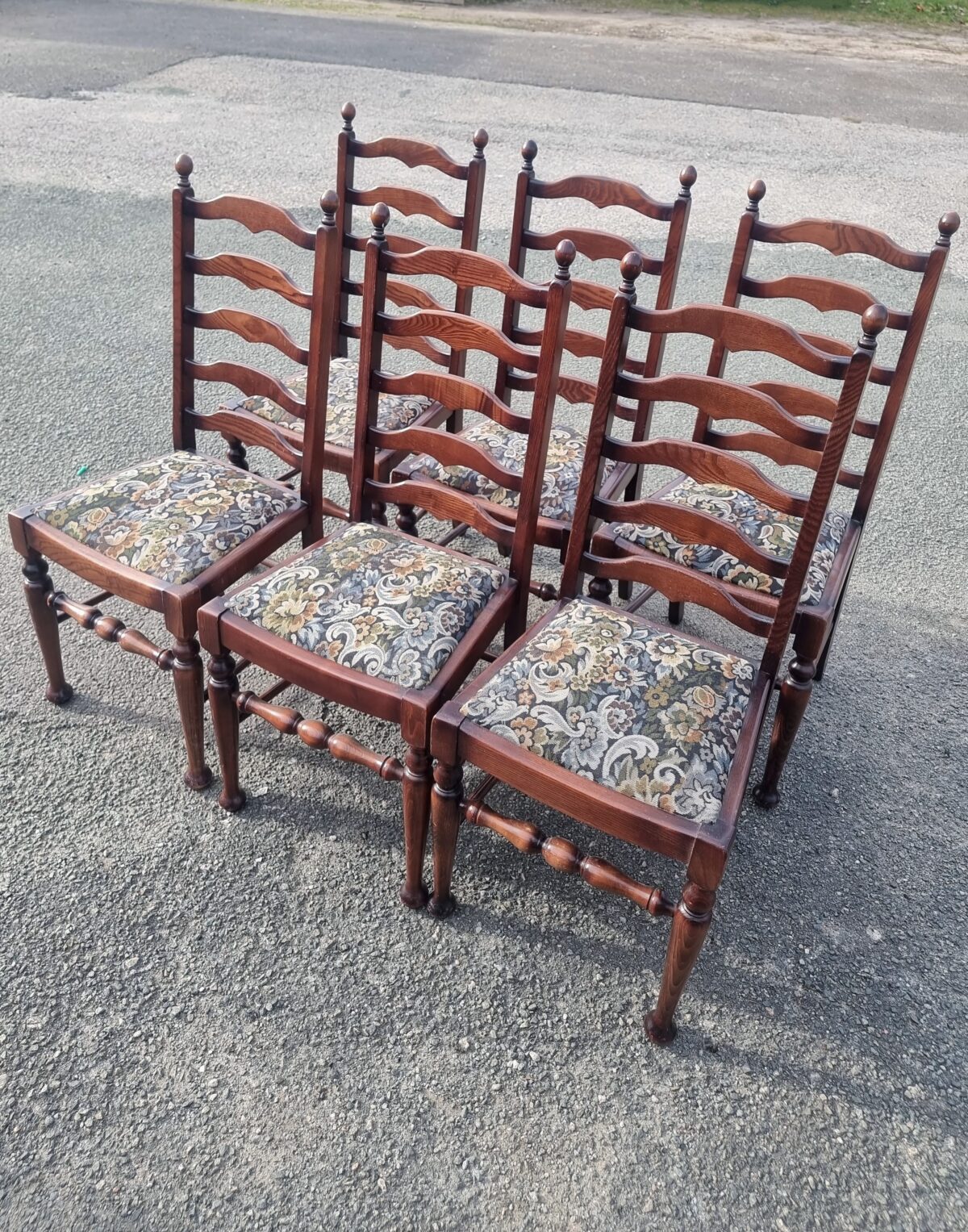 Vintage Set of 6 Dining Chairs, Set of 6 Ladder-Back Dining Chairs with Lathe-Turned Leg/Supports