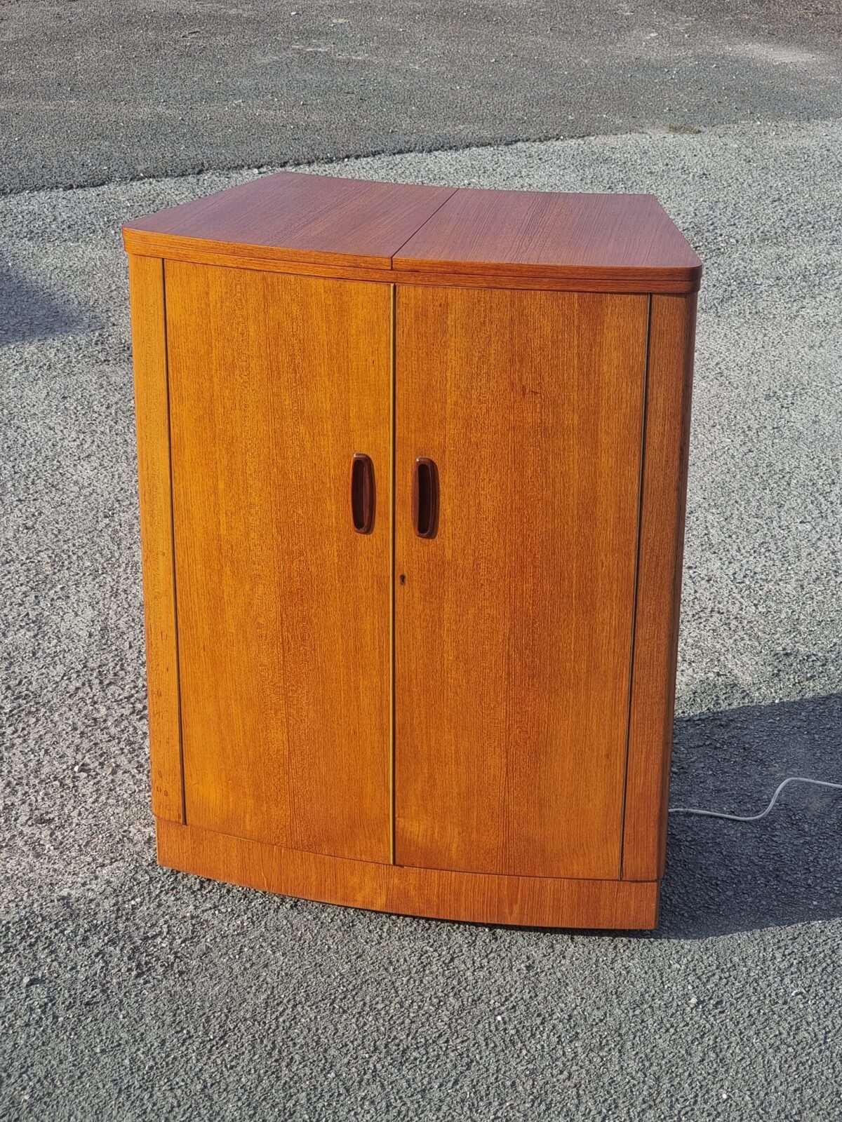 Teak Mid-Century Cocktail Bar, Drinks Cabinet with Fold-open Serving Table/Bar Top, internal Light & Fittings - Image 9