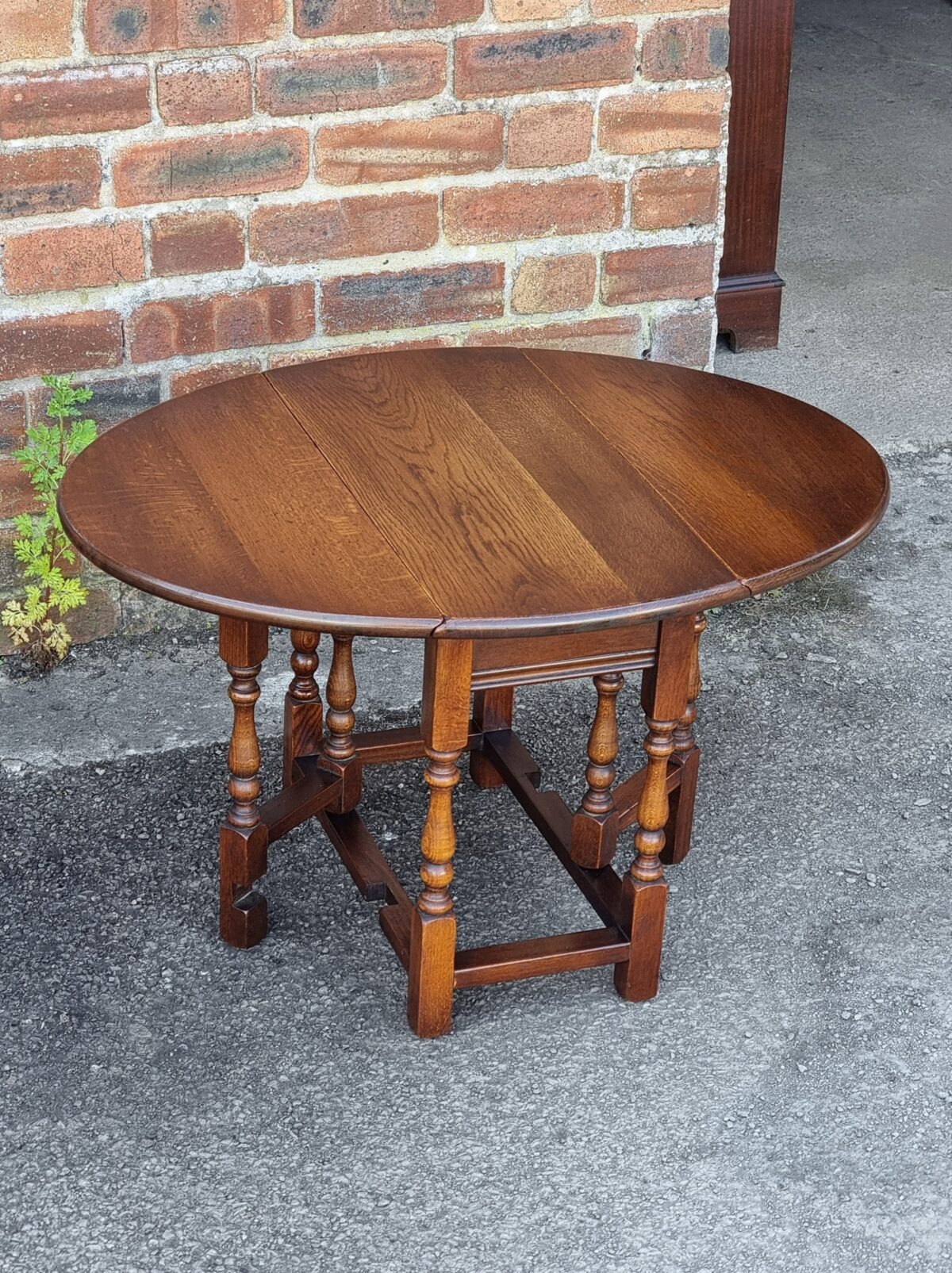 Oak 'Old Charm' Drop-Side Coffee Table, Oak Drop-Leaf Coffee Table by 'Wood Bros', Made in England