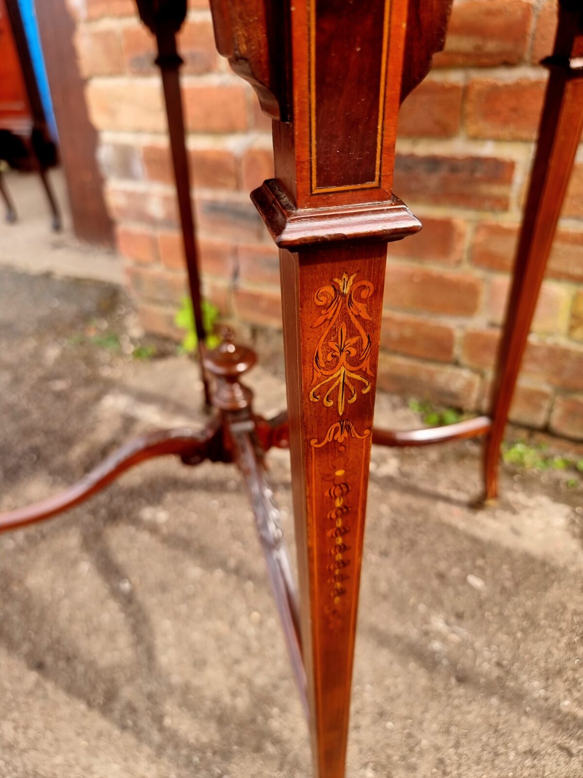 Marquetry-Inlaid Antique Center Table, Occasional Table on original Brass Castors, Edwardian circa 1900 - Image 4