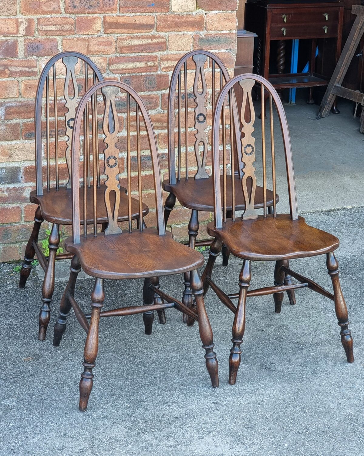 Set of 'Ercol' Dining Chairs, Set of 4 Ercol high-back Dining Chairs with Lathe-Turn Legs