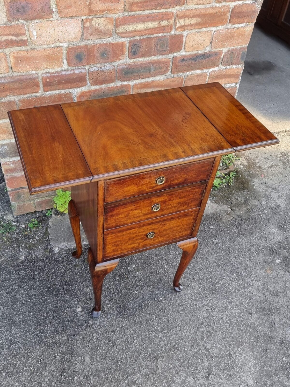 Small Antique Drop-Side Cabinet, Nightstand, Bedside Cabinet with Drop-Leaf Sides on Cabriolet-Legs - Image 6